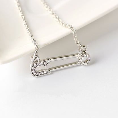 New Fashion Letter Uo Necklace Wild Hollow Diamond Pin Pendant Necklace Wholesale