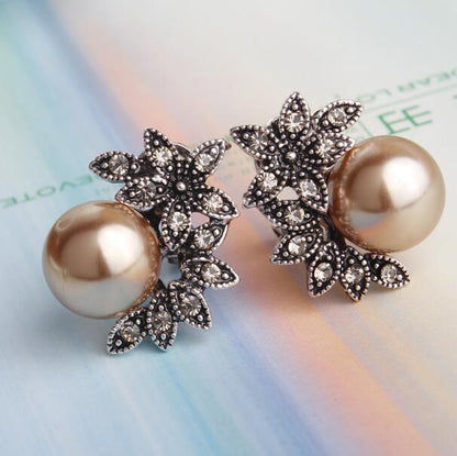 Super Vintage Pearl Five Leaf Flower Shell Pearl Earrings Stud Earrings