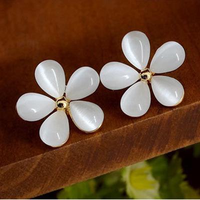 Fashion Cat's Eye Flower Earrings Women Sweet Five Petal Flower Earrings