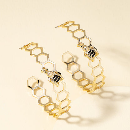 C-shaped Bee Fashion Earrings