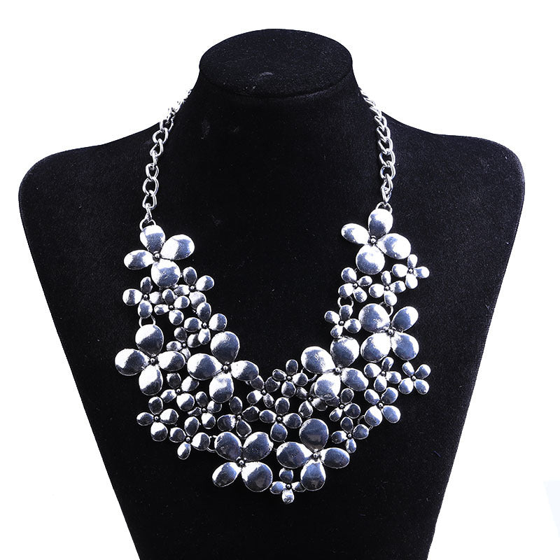 Retro Multi-layer Flower Inlaid Diamond Necklace