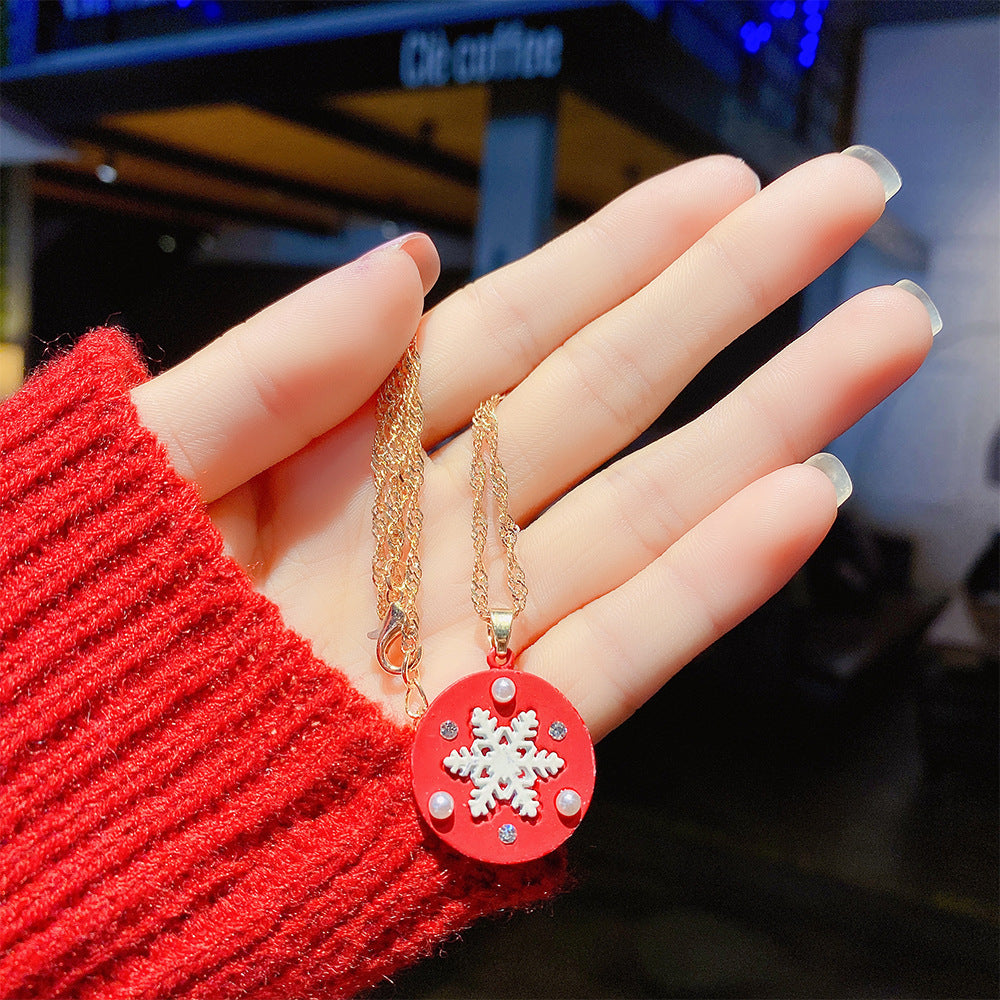 European And American Fashion Hot Selling Dripping Oil Christmas Pendant Necklace Women's Cartoon Santa Claus Snowflake Snowman Clavicle Chain