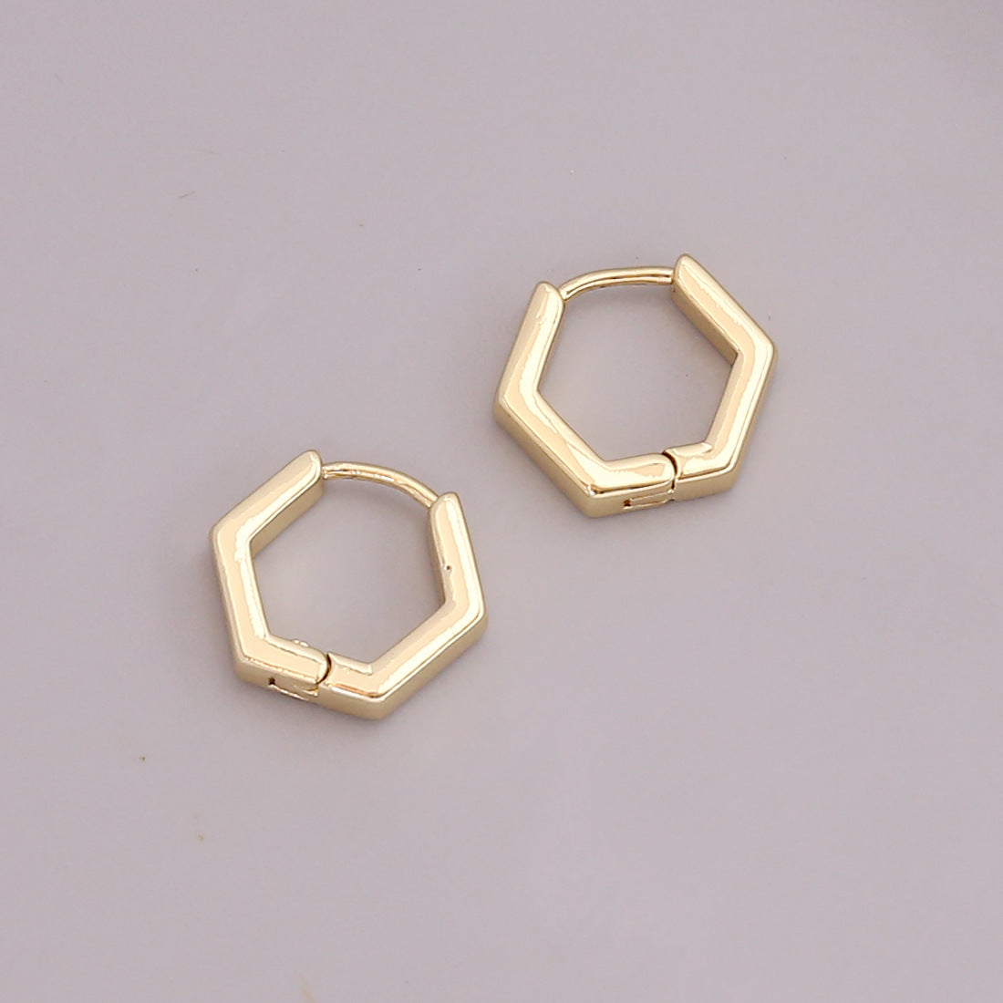 Europe And America Cross Border New Geometric Metal 18k Gold Earrings Simple Personality Gothic Stud Earrings Nightclub Earrings E360