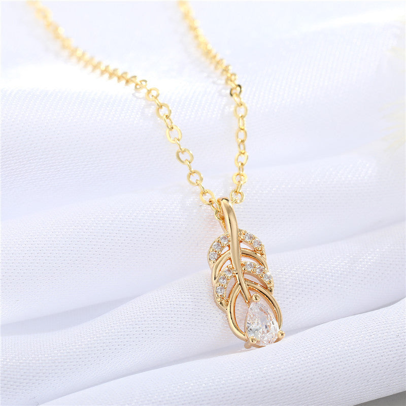 European Cross-border Sold Jewelry Bohemian Vintage Crystal Hollow Leaves Necklace Long Leaf Alloy Pendant Clavicle Chain