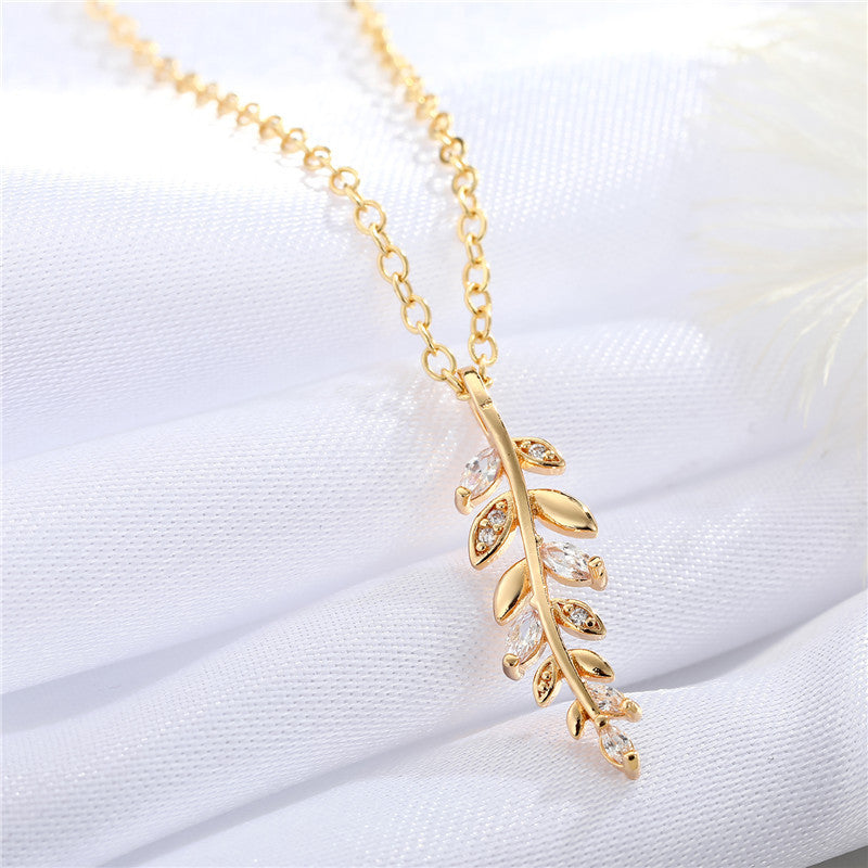 European Cross-border Sold Jewelry Bohemian Vintage Crystal Hollow Leaves Necklace Long Leaf Alloy Pendant Clavicle Chain