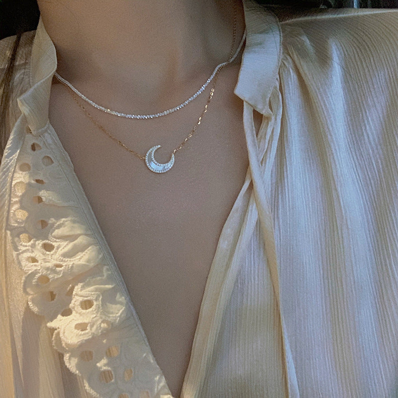 Fritillaria Moon White Simple Gypsophila Crescent Clavicle Alloy Chain