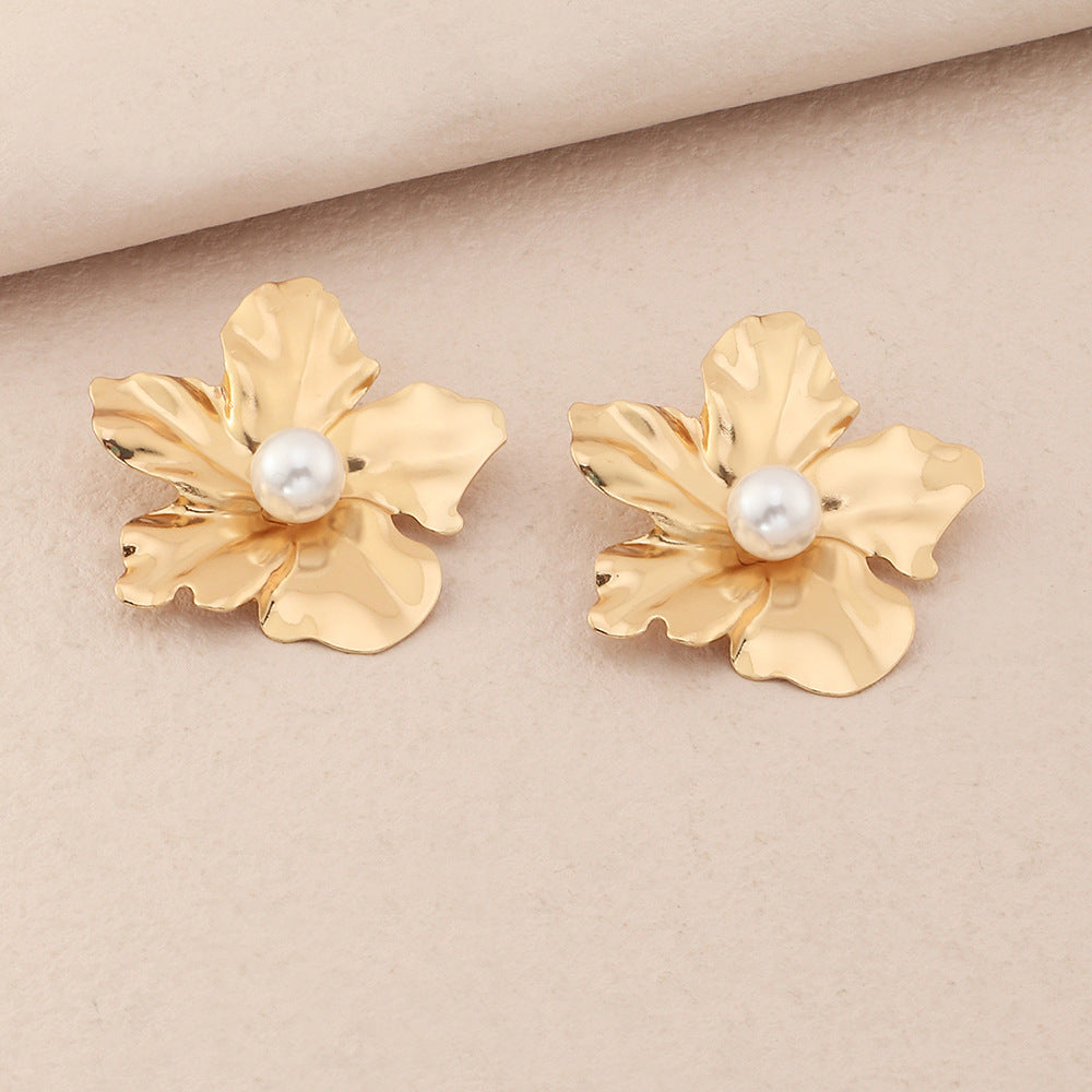 Fashion Pleated Flower Pearl Stud Earrings