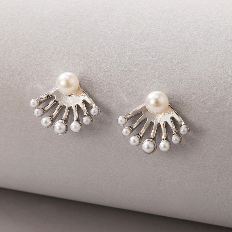 Fashion Pearl Heart-shaped Inlaid Rhinestone Hollow Earrings