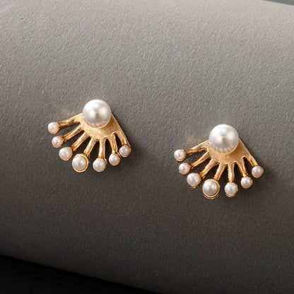 Fashion Pearl Heart-shaped Inlaid Rhinestone Hollow Earrings