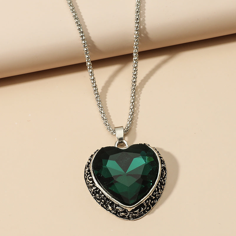 Simple Heart-shaped Rhinestone Pendant Multi-color Pendant Necklace