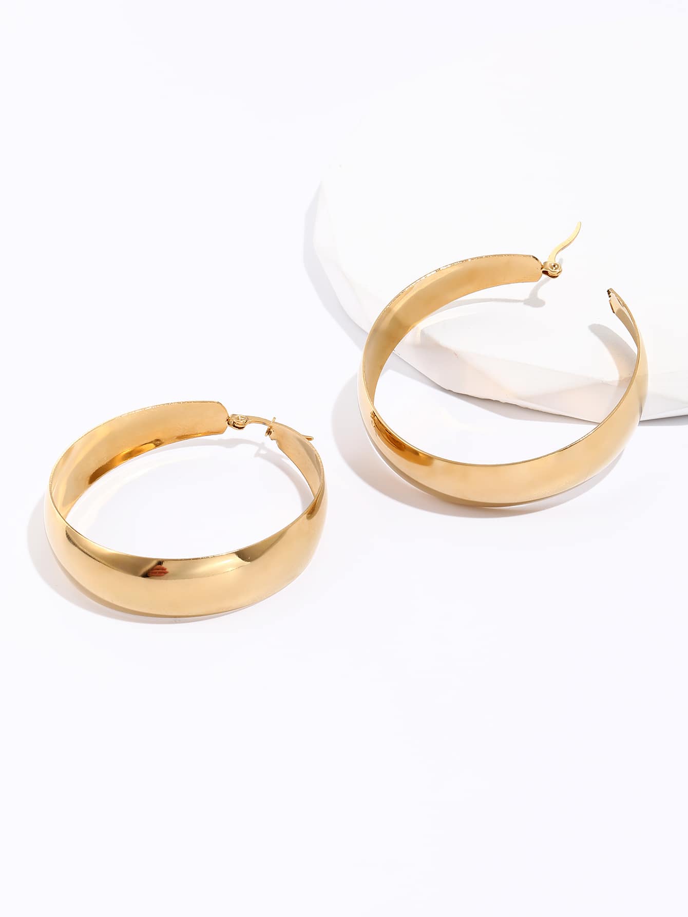 Fashion Creative Stainless Steel Electroplated 18k Circle Earrings