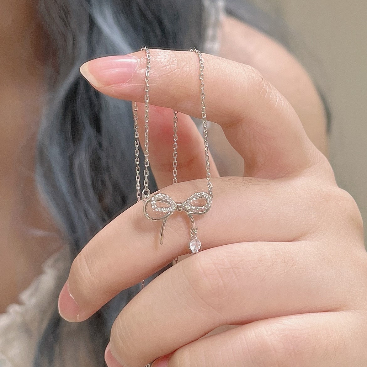 Fashion Bow Shaped Pendant Diamond Inlaid Clavicle Chain