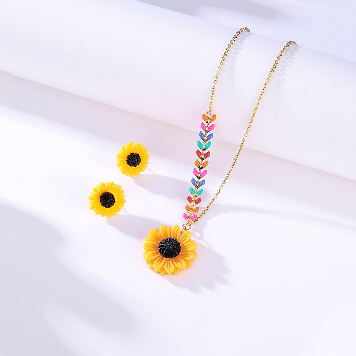 Simple Stainless Steel 18k Gold Sunflower Stud Earrings Necklace Set