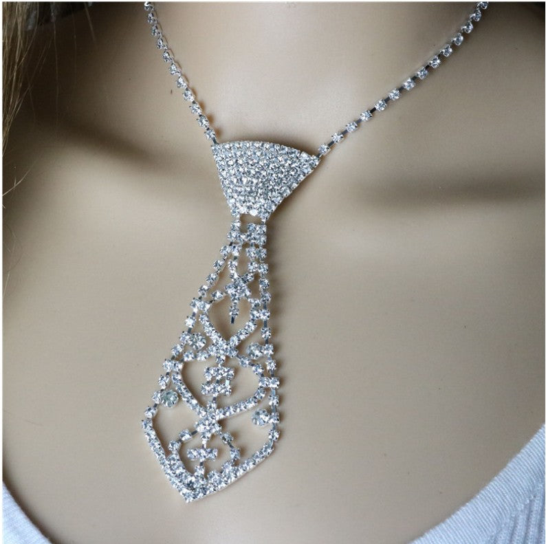 Fashion Bridal Inlay Full Rhinestone Tie Shaped Necklace Claw Chain