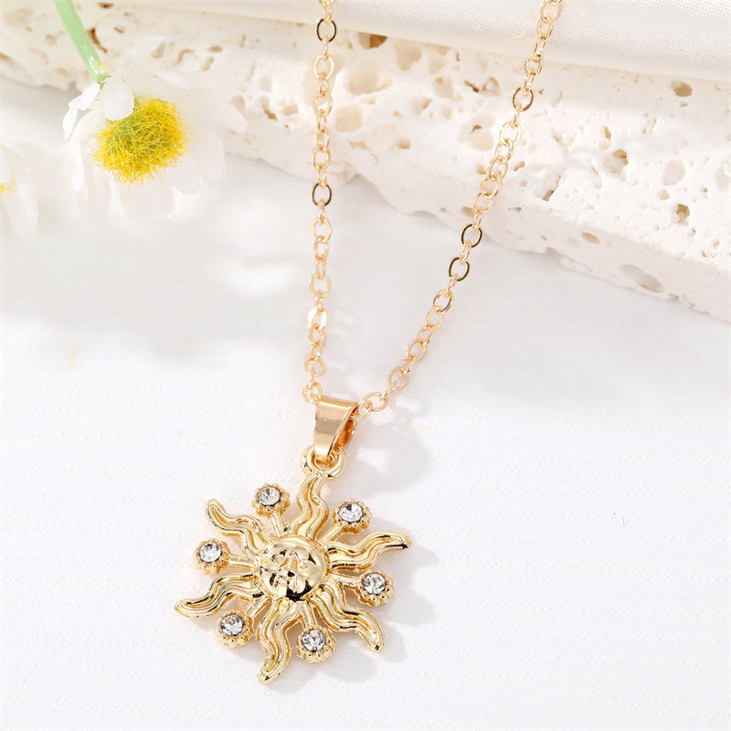 New Style Fashion Eye Moon Pendant Alloy Necklace