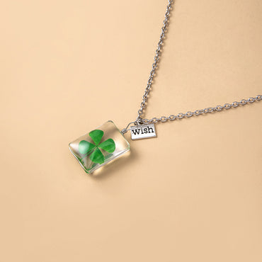 Fashion Four Leaf Clover Glass Synthesis No Inlaid Necklace