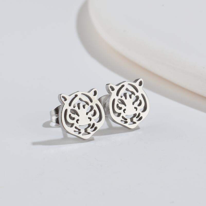 Simple Style Animal Titanium Steel Ear Studs Plating No Inlaid Stainless Steel Earrings