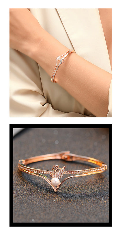 Korean Fashion Best Selling Bracelet Temperament Wild Love Geometric Bracelet Fashion Watch Wholesale