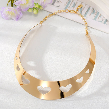 Simple Style Geometric Heart Shape Alloy Hollow Out Women's Choker 1 Piece