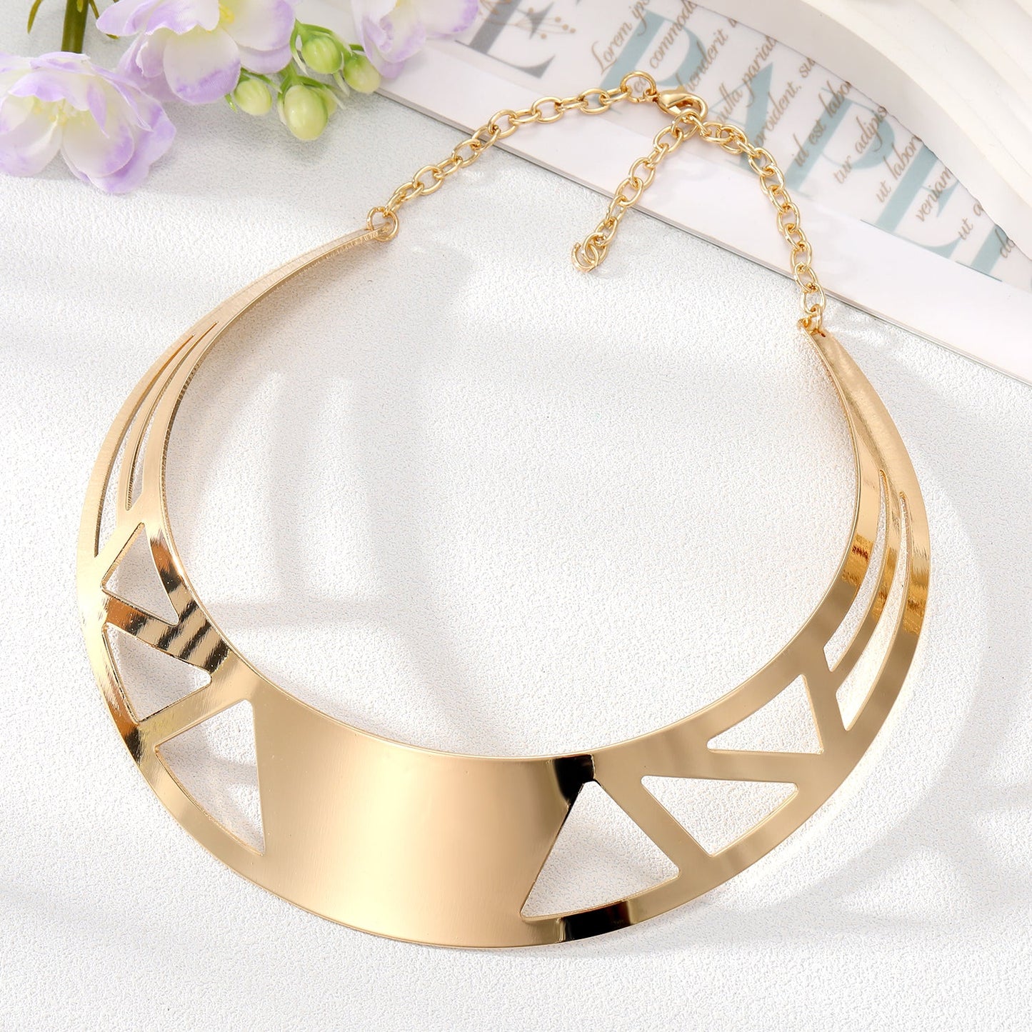 Simple Style Geometric Heart Shape Alloy Hollow Out Women's Choker 1 Piece