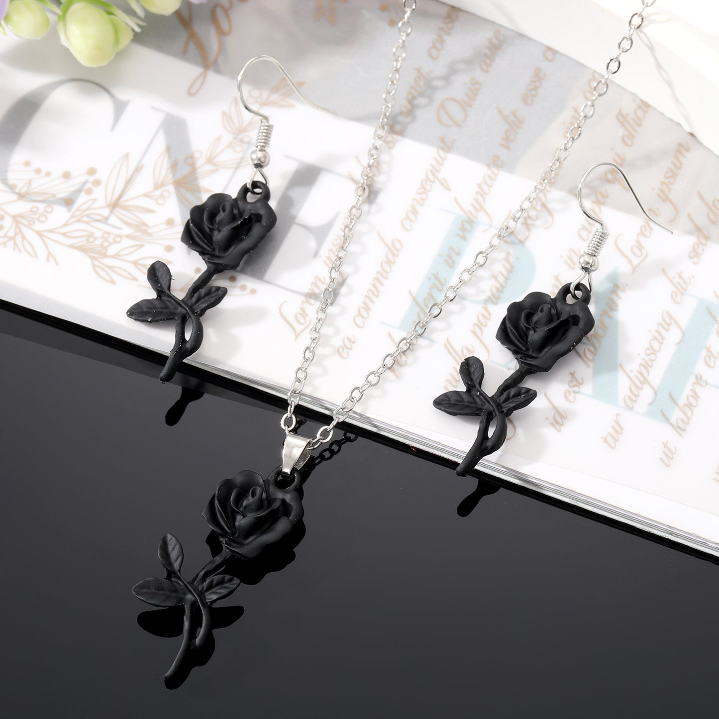 Retro Rose Alloy Stoving Varnish Alloy Women's Earrings Necklace 1 Pair