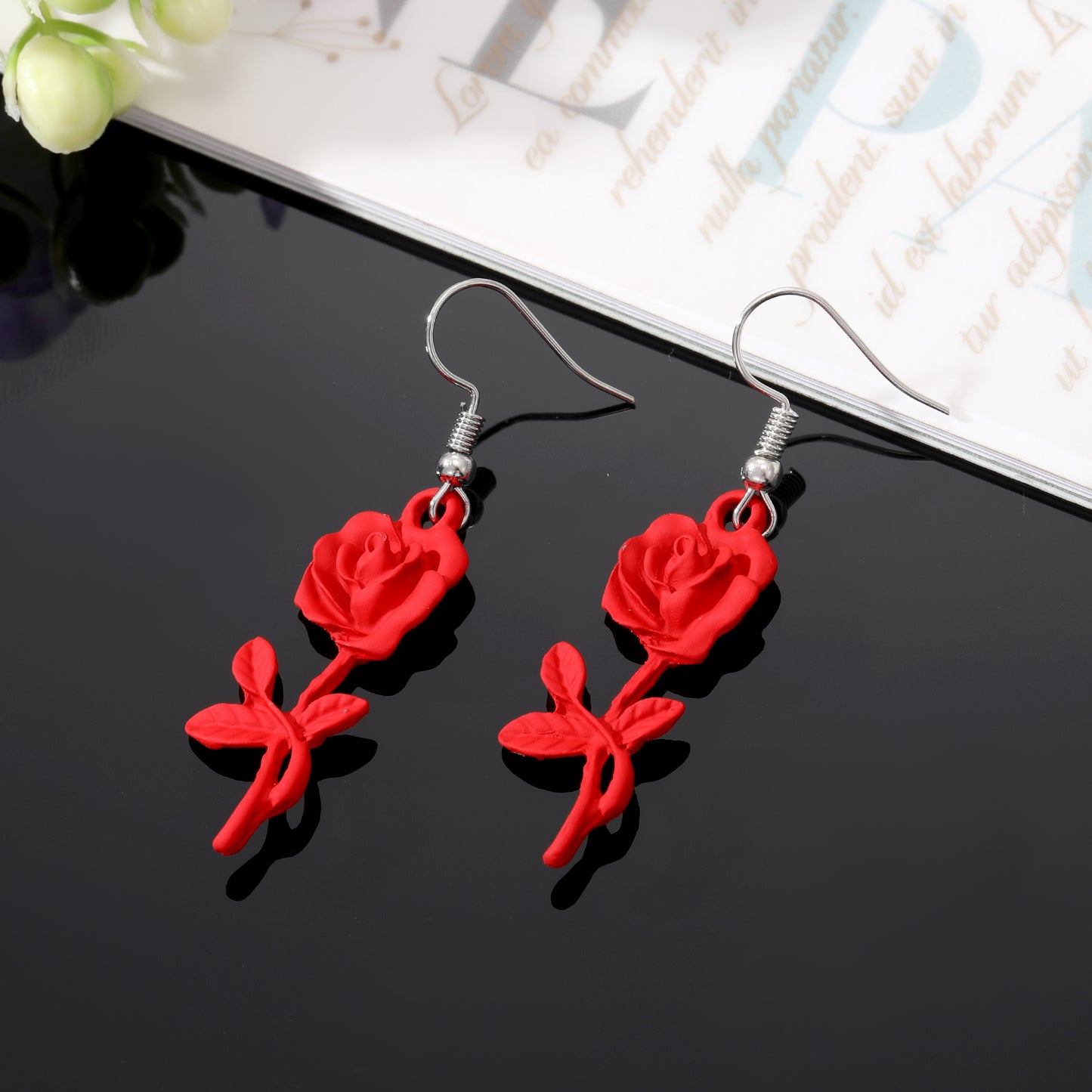 Retro Rose Alloy Stoving Varnish Alloy Women's Earrings Necklace 1 Pair