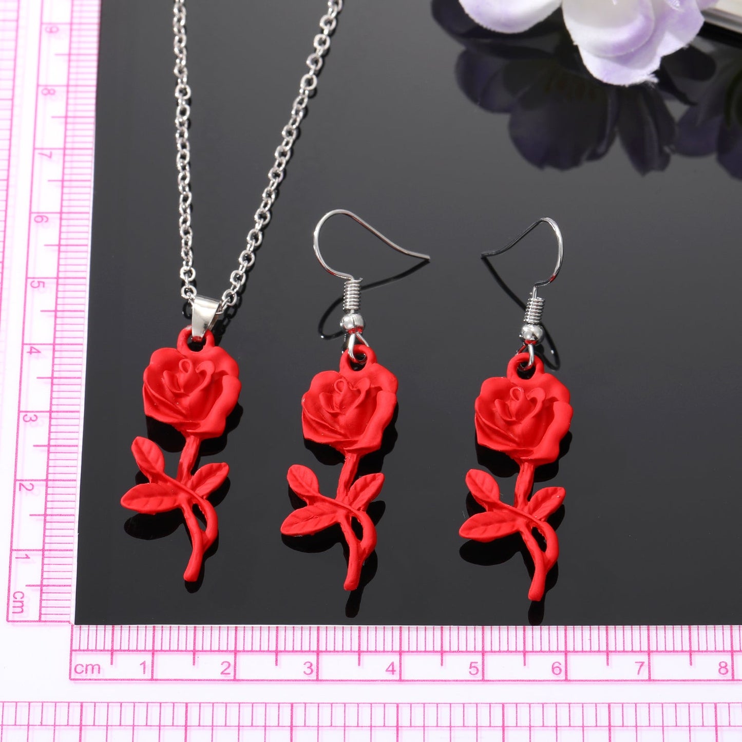 Retro Rose Alloy Stoving Varnish Alloy Women's Earrings Necklace 1 Pair