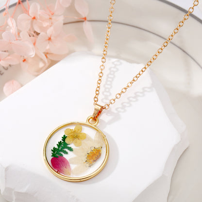 Casual Flower Petal Butterfly Alloy Resin Women's Pendant Necklace 1 Piece