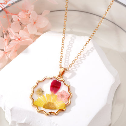 Casual Flower Petal Butterfly Alloy Resin Women's Pendant Necklace 1 Piece