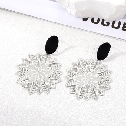 Exaggerated Flower Alloy Hollow Out Women's Drop Earrings 1 Pair