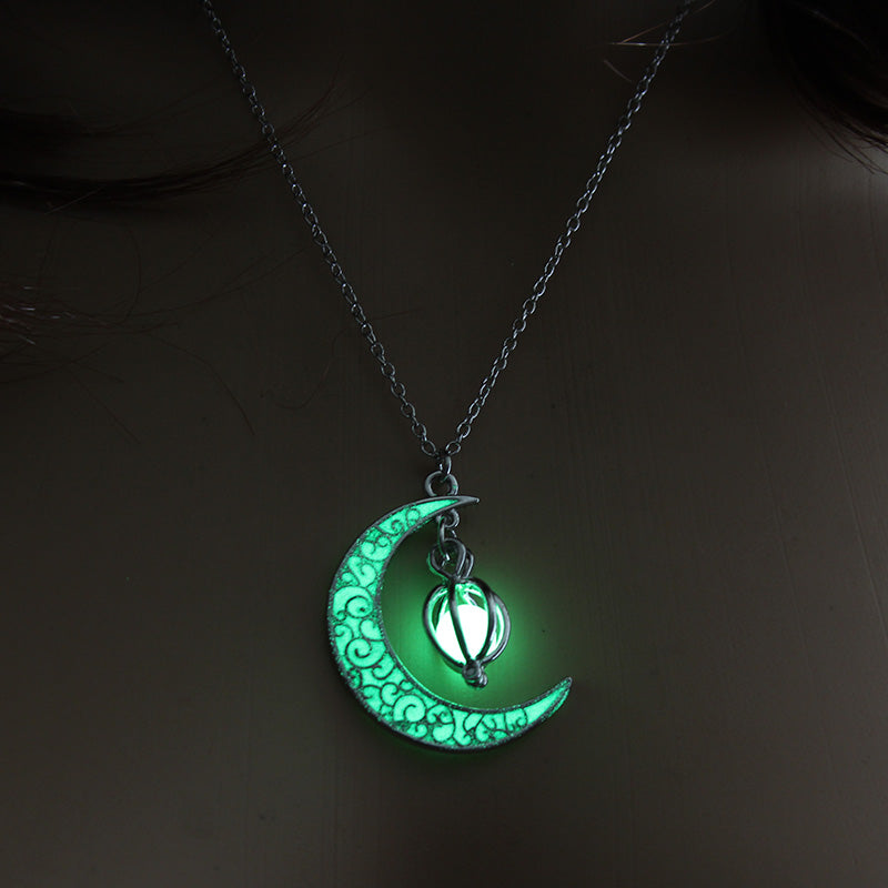 European And American Halloween Hot Hollow Moon Luminous Lucky Tree Clavicle Chain Accessories Necklace Factory In Stock Ornament