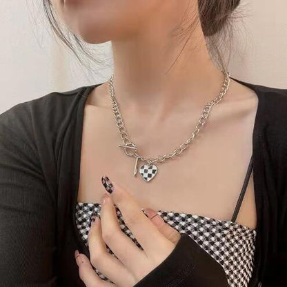 Fashion Heart Shape Butterfly Alloy Pearl Plating Women's Layered Necklaces Pendant Necklace 1 Piece