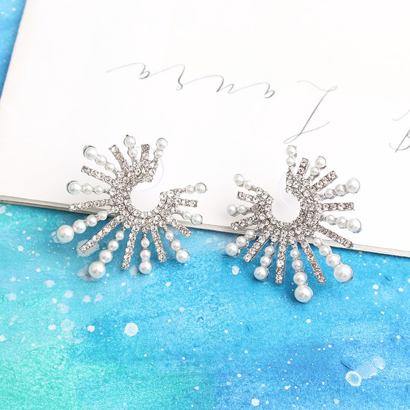 Luxurious Flower Alloy Plating Artificial Pearls Rhinestones Women's Ear Studs 1 Pair