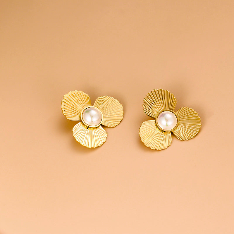 1 Pair Retro Scallop Flower Asymmetrical Stainless Steel Artificial Pearls Ear Studs