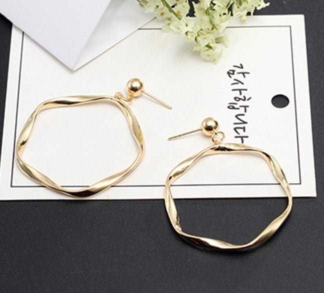 Fashion Solid Color Metal Plating Women's Drop Earrings 1 Pair