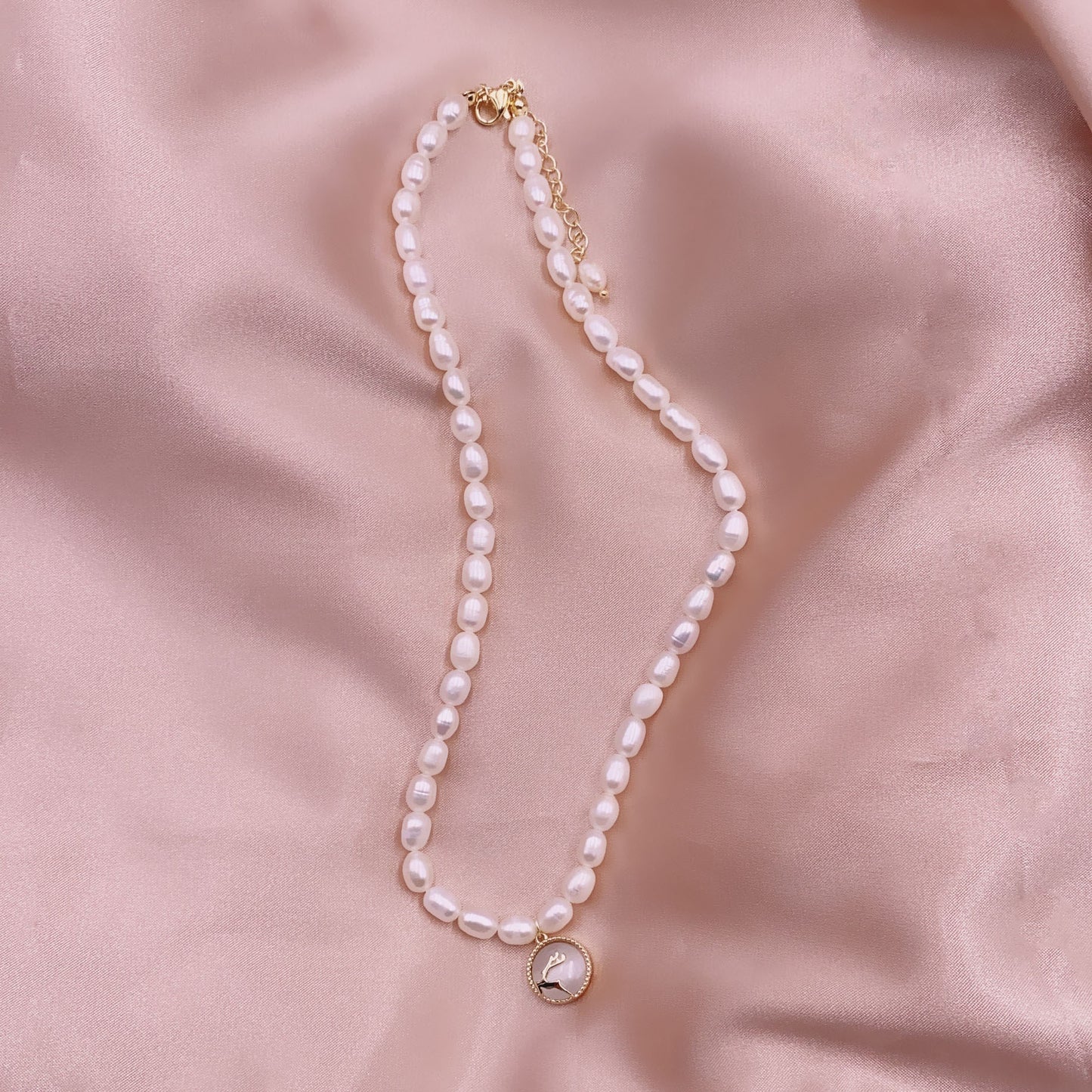 Simple Style Solid Color Pearl Necklace 1 Piece