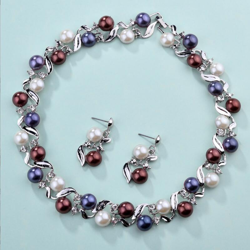 Fashion Geometric Alloy Inlay Artificial Pearls Rhinestones Women's Necklace 1 Set