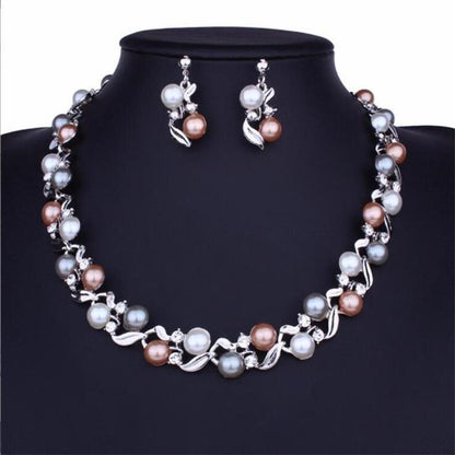 Fashion Geometric Alloy Inlay Artificial Pearls Rhinestones Women's Necklace 1 Set