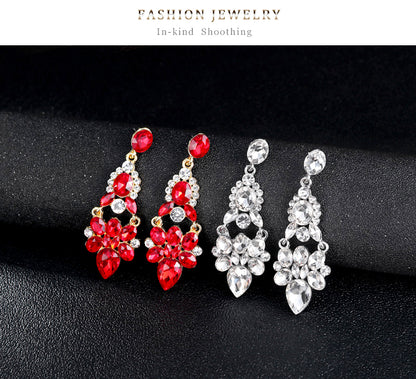 Fashion Solid Color Alloy Hollow Out Inlay Rhinestones Women's Drop Earrings 1 Pair