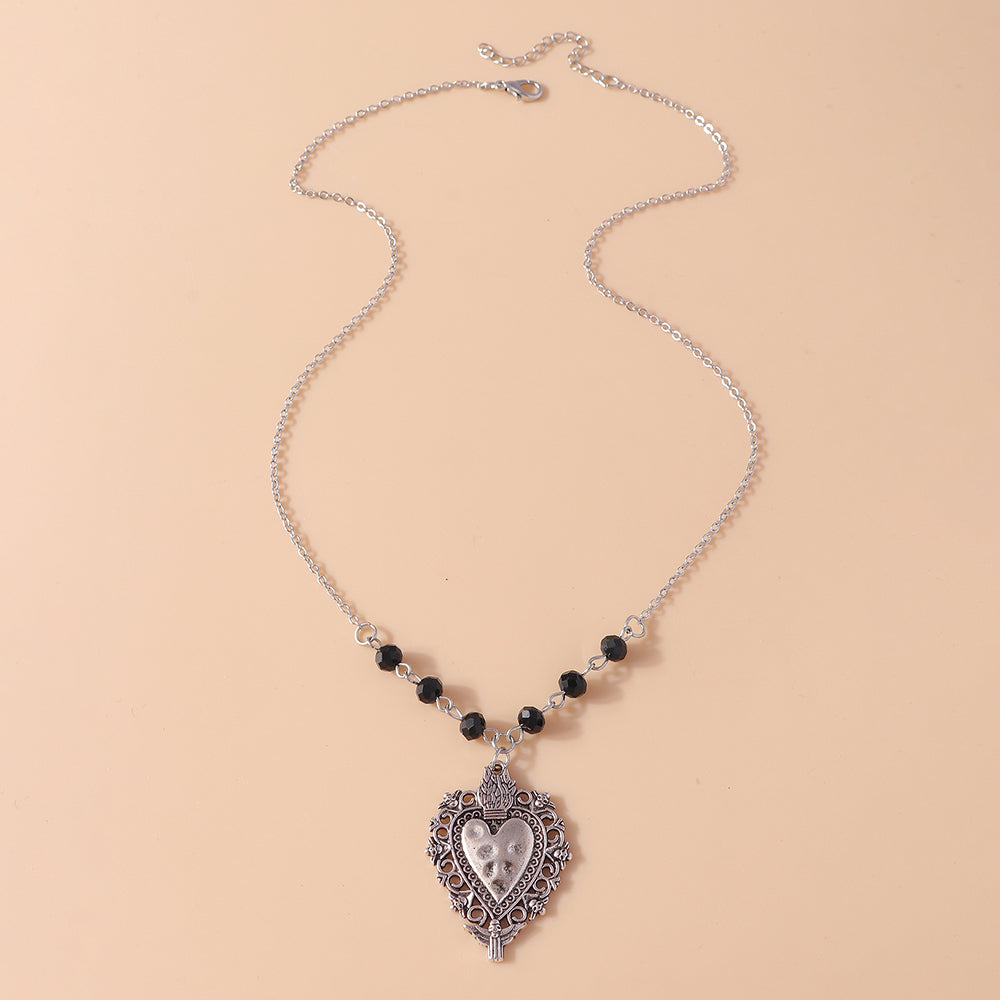 Fashion Ornament Retro Geometric Heart Shaped Pendant Necklace