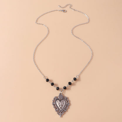 Fashion Ornament Retro Geometric Heart Shaped Pendant Necklace