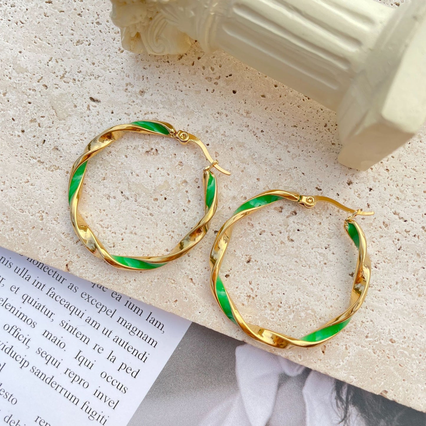 Vintage Style Round Stainless Steel Enamel Hoop Earrings 1 Pair