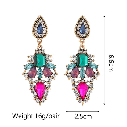 1 Pair Retro Flower Steel Needle Inlay Artificial Pearls Zircon Women'S Earrings