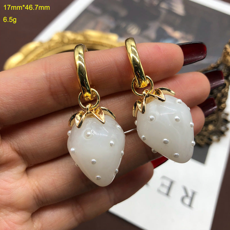 1 Pair Retro Strawberry Alloy Plating Inlay Pearl Women'S Drop Earrings