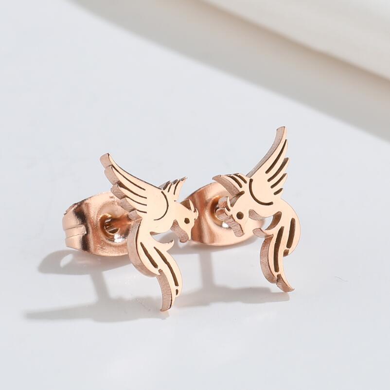 1 Pair Fashion Dog Dinosaur Giraffe Titanium Steel Ear Studs