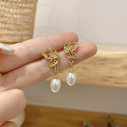 1 Pair Retro Heart Shape Flower Alloy Plating Artificial Pearls Rhinestones Women's Drop Earrings