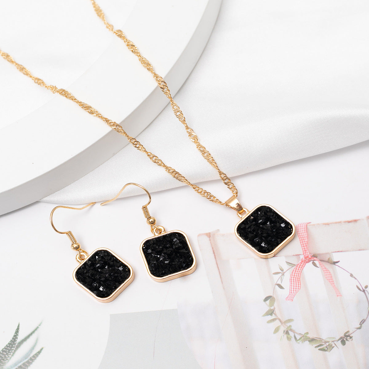 1 Set Simple Style Square Alloy Plating Women's Pendant Necklace