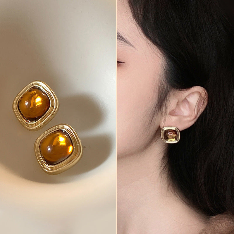 Retro Flower Copper Plating Inlay Artificial Gemstones Pearl Ear Studs 1 Pair