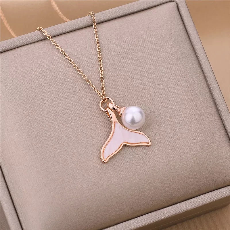 1 Piece Fashion Fish Tail Titanium Steel Plating Inlay Pearl Shell Pendant Necklace