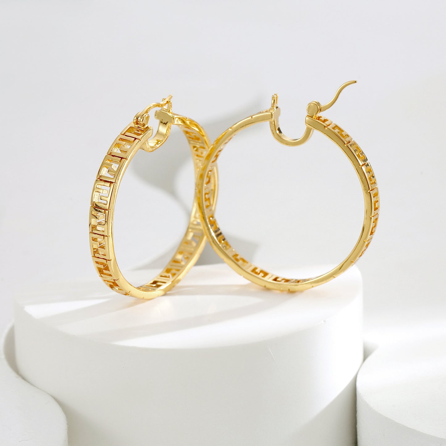 1 Pair Exaggerated Circle Copper Plating Hoop Earrings